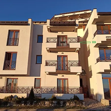 Modern Lux H8 At Milmari *