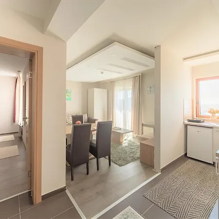 Modern Lux H8 At Milmari 科帕奥尼克