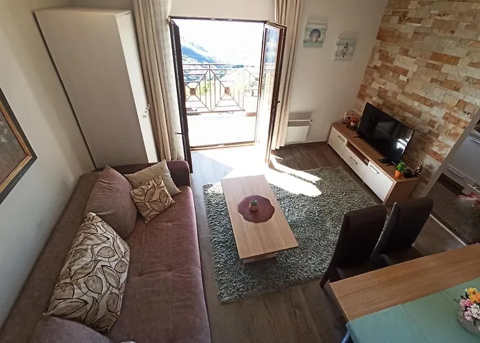 Modern Lux H8 At Milmari *