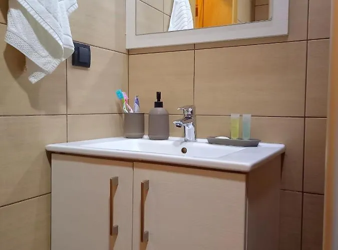 Modern Lux H8 At Milmari *